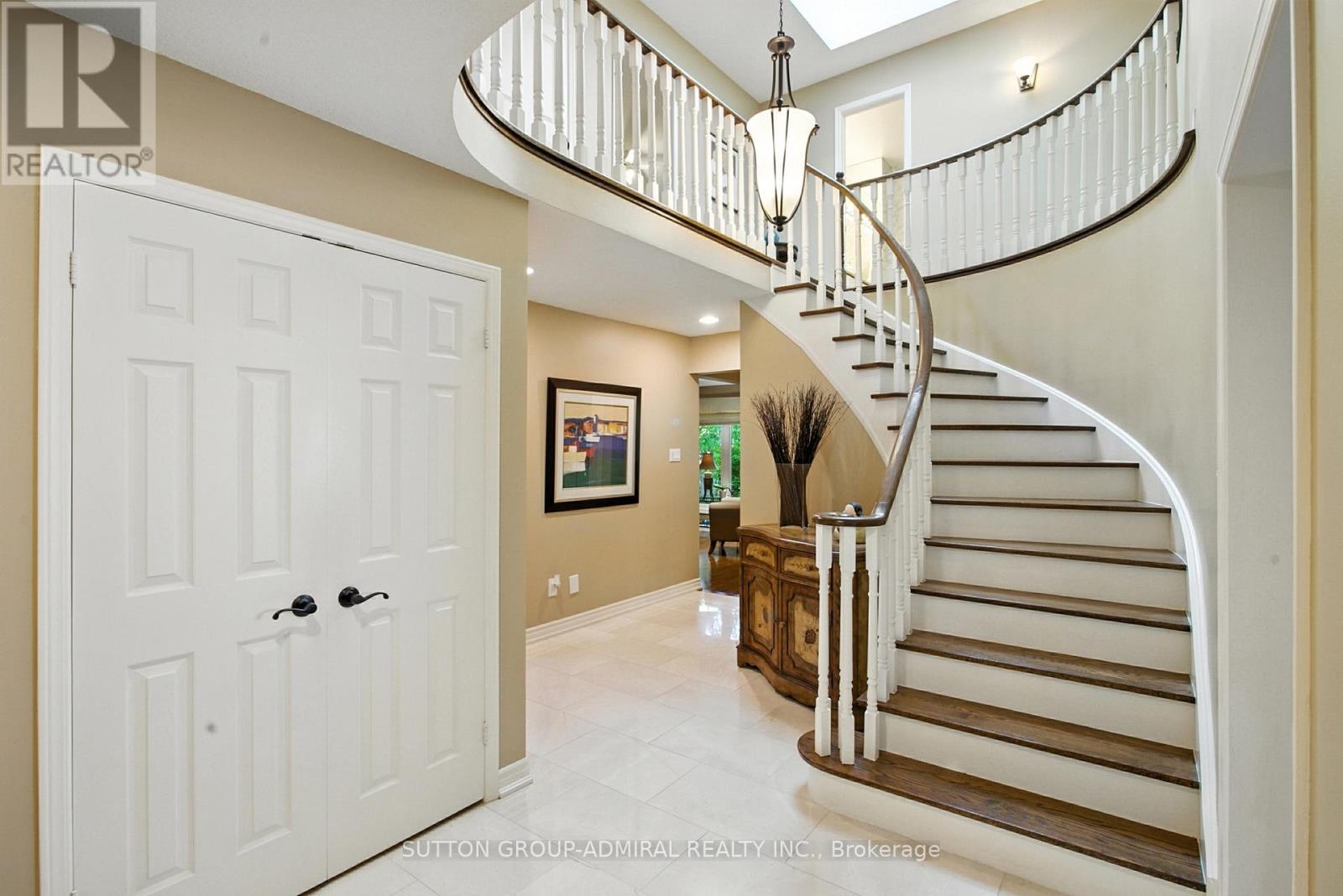 Photo 3 of 12 Glendale Road, Markham ON