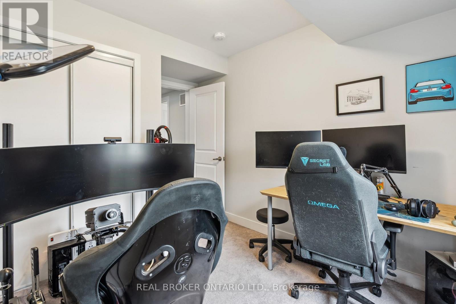 Photo 28 of 92 William Shearn Crescent, Markham ON