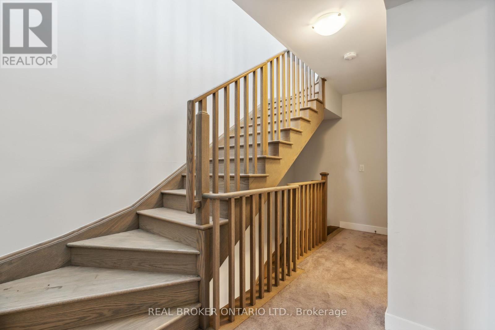 Photo 29 of 92 William Shearn Crescent, Markham ON