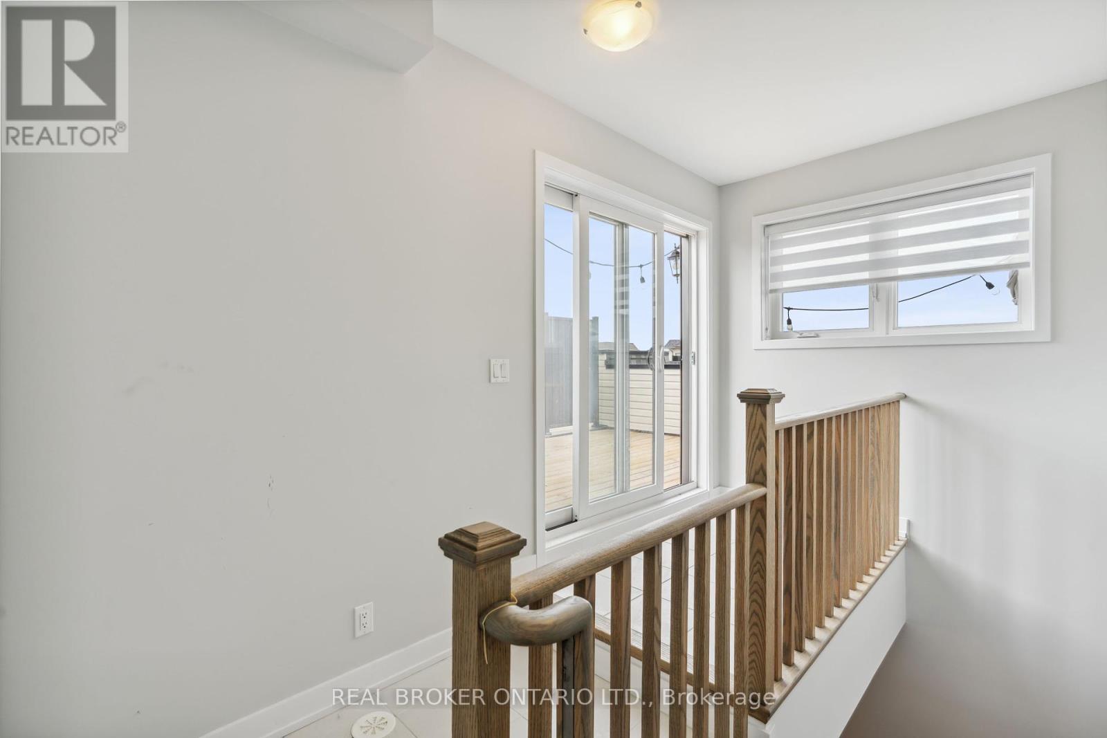 Photo 30 of 92 William Shearn Crescent, Markham ON
