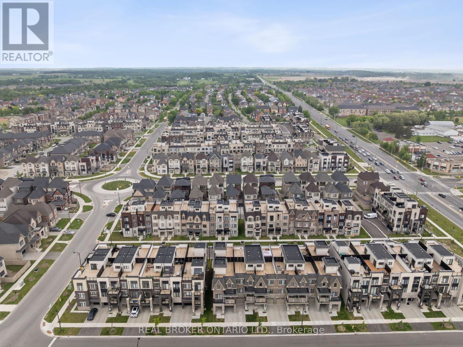 Photo 39 of 92 William Shearn Crescent, Markham ON