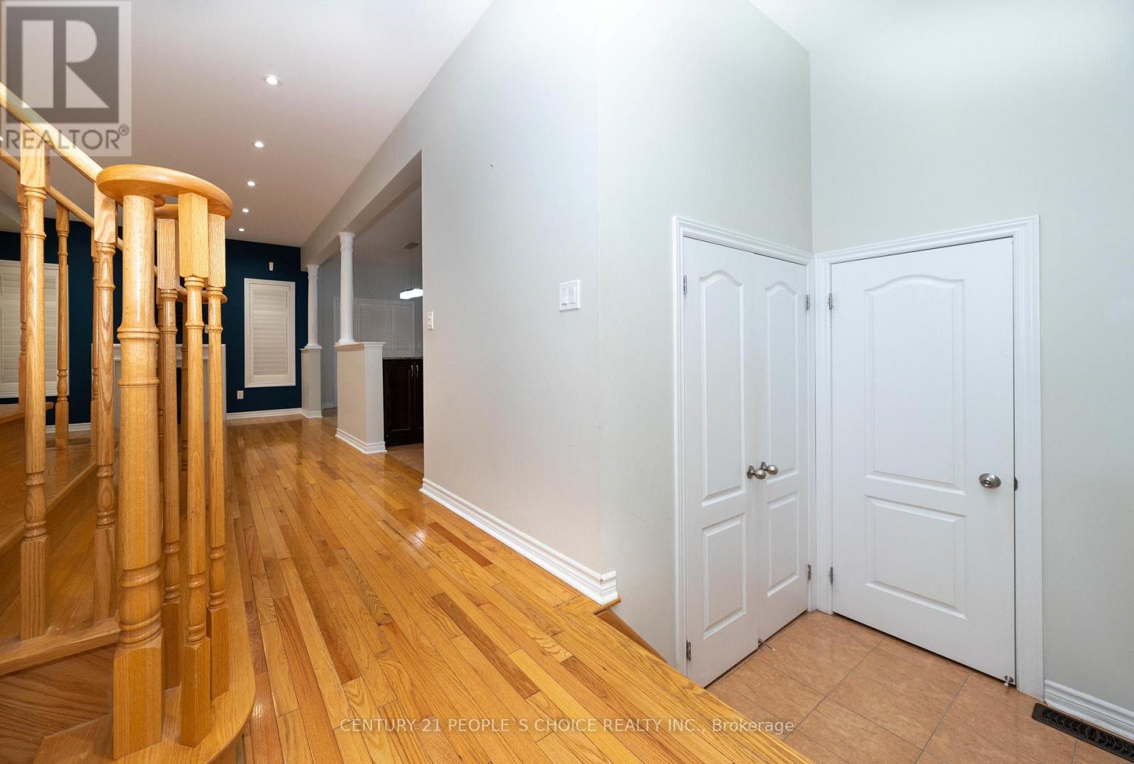 Photo 15 of Upper 38 Vettese Court, Markham ON
