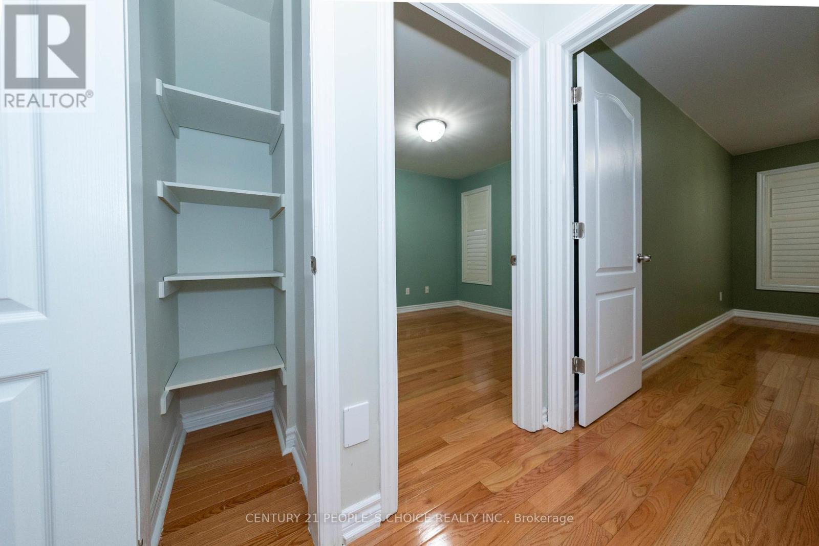 Photo 33 of Upper 38 Vettese Court, Markham ON