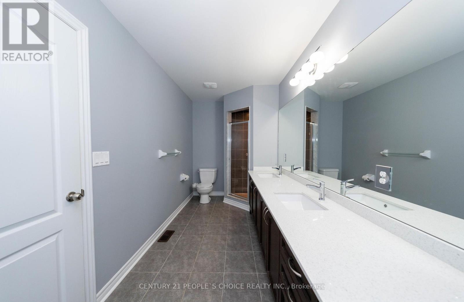 Photo 34 of Upper 38 Vettese Court, Markham ON