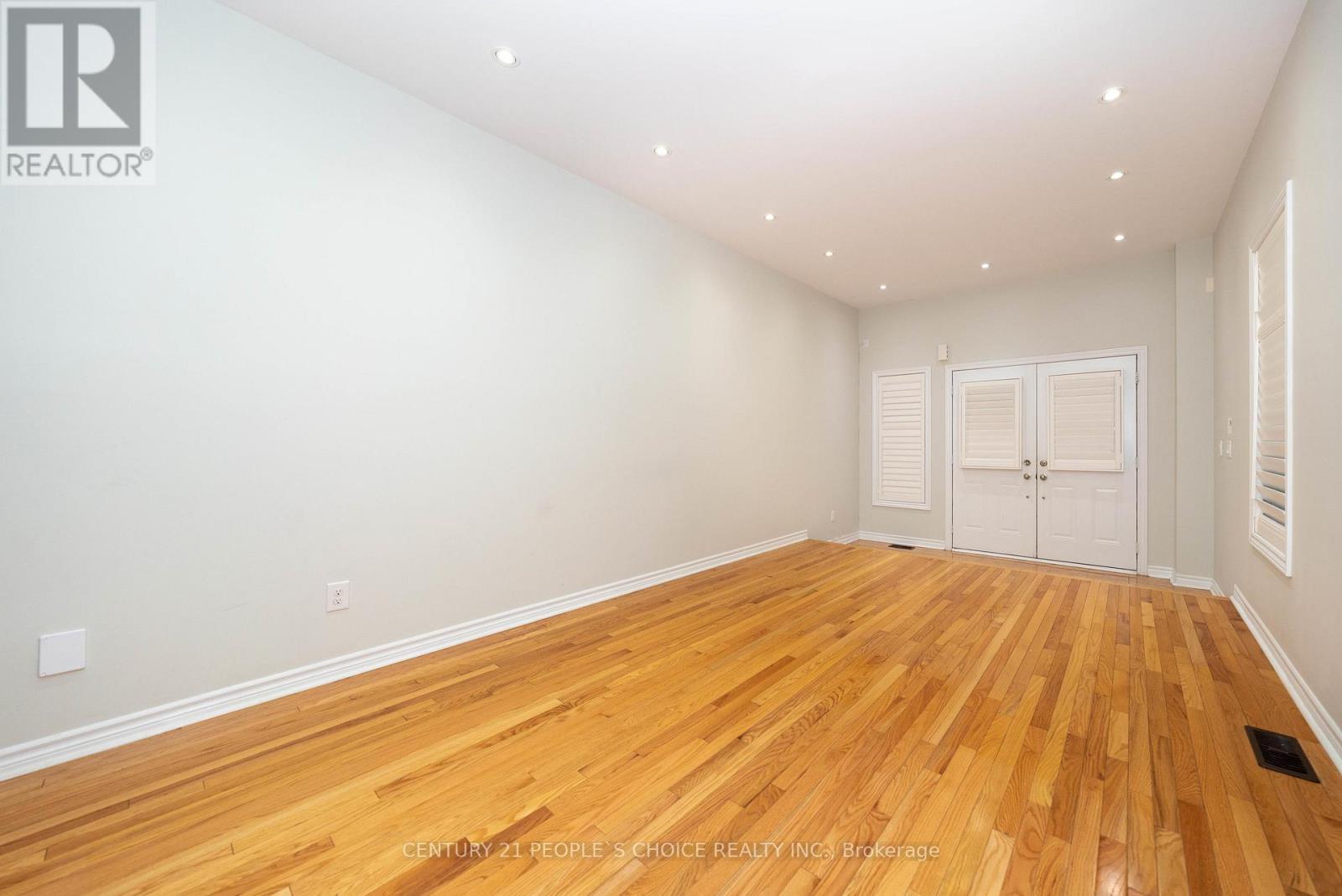 Photo 4 of Upper 38 Vettese Court, Markham ON