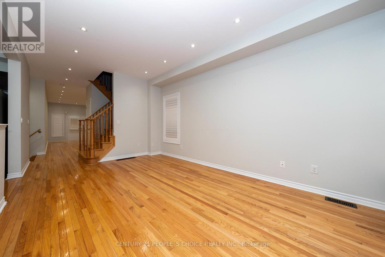 Photo 7 of Upper 38 Vettese Court, Markham ON