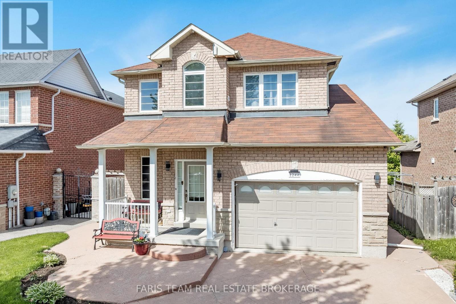 Photo 3 of 1244 Mary Lou Street, Innisfil ON
