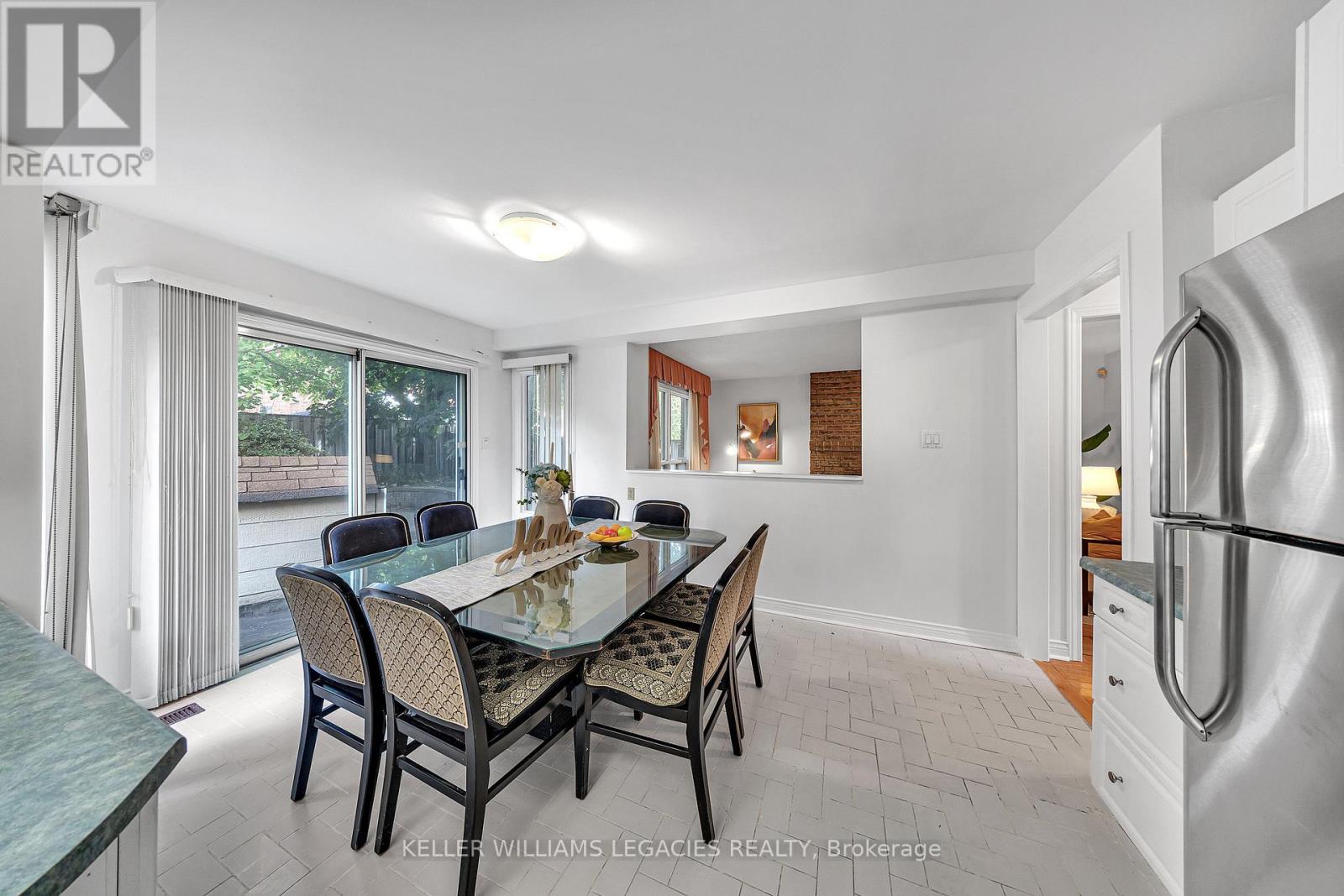 Photo 13 of 50 Summerdale Drive, Markham ON