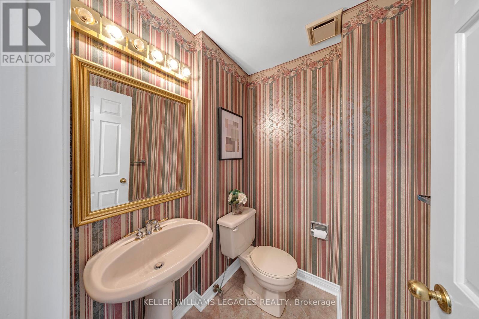 Photo 15 of 50 Summerdale Drive, Markham ON