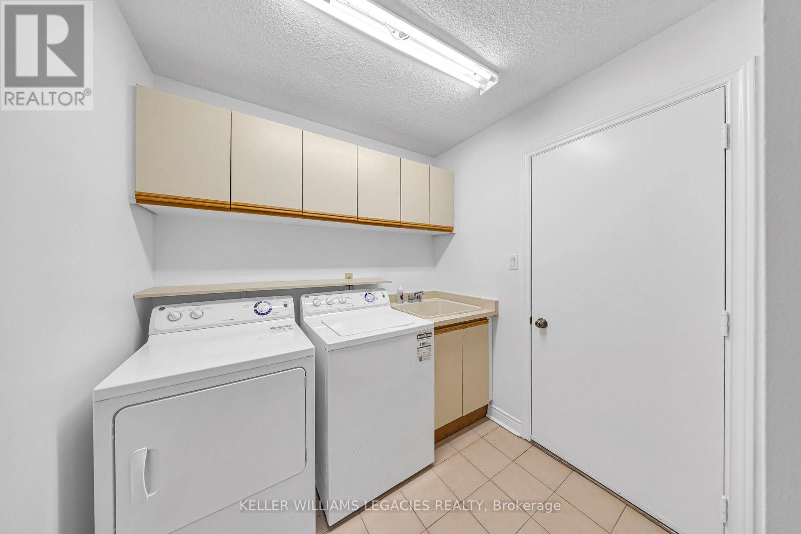 Photo 20 of 50 Summerdale Drive, Markham ON
