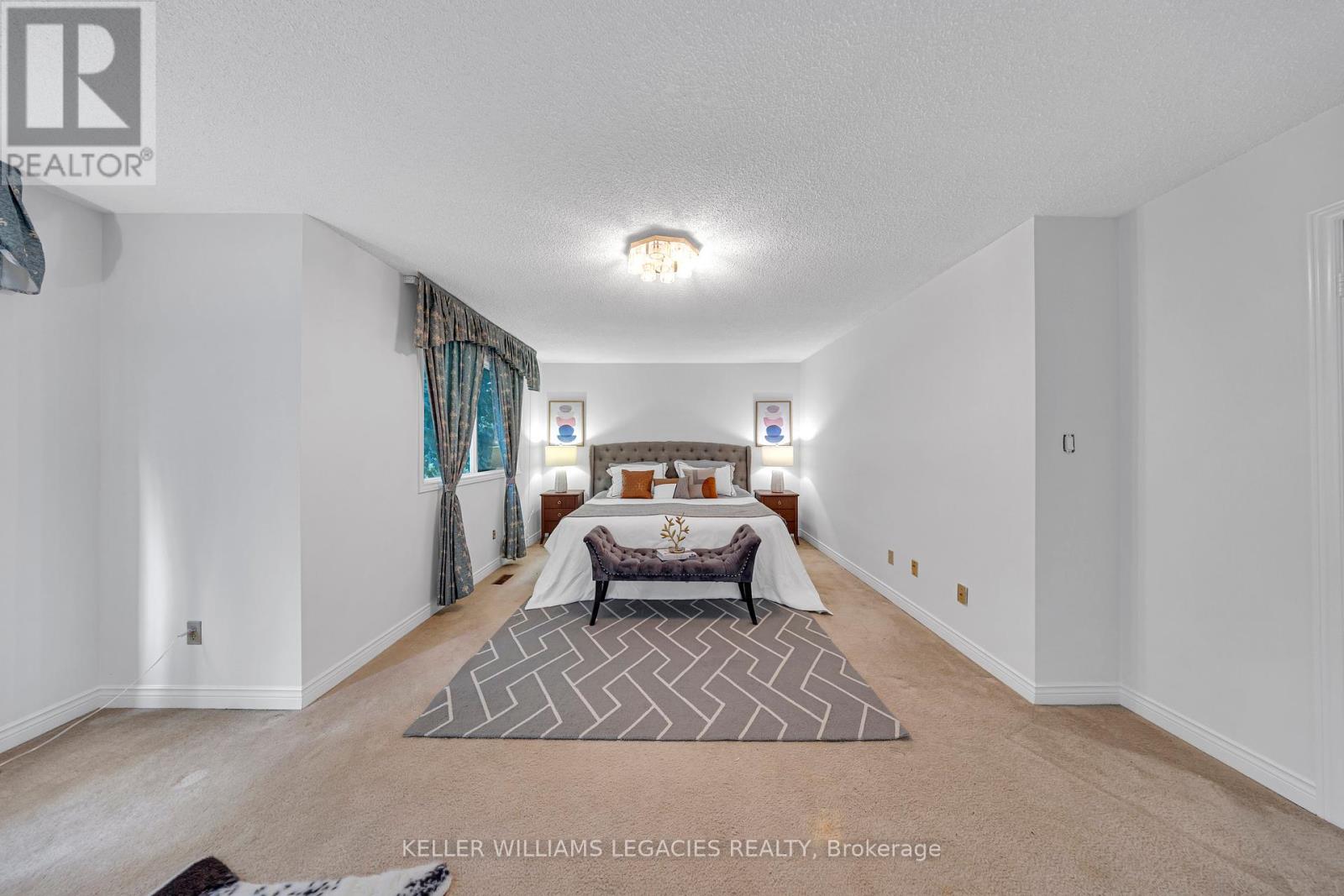 Photo 26 of 50 Summerdale Drive, Markham ON