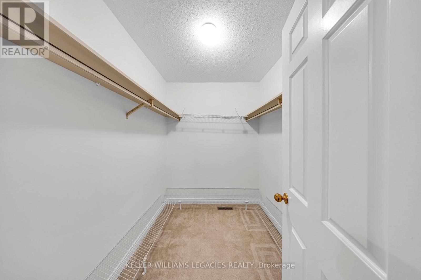 Photo 28 of 50 Summerdale Drive, Markham ON