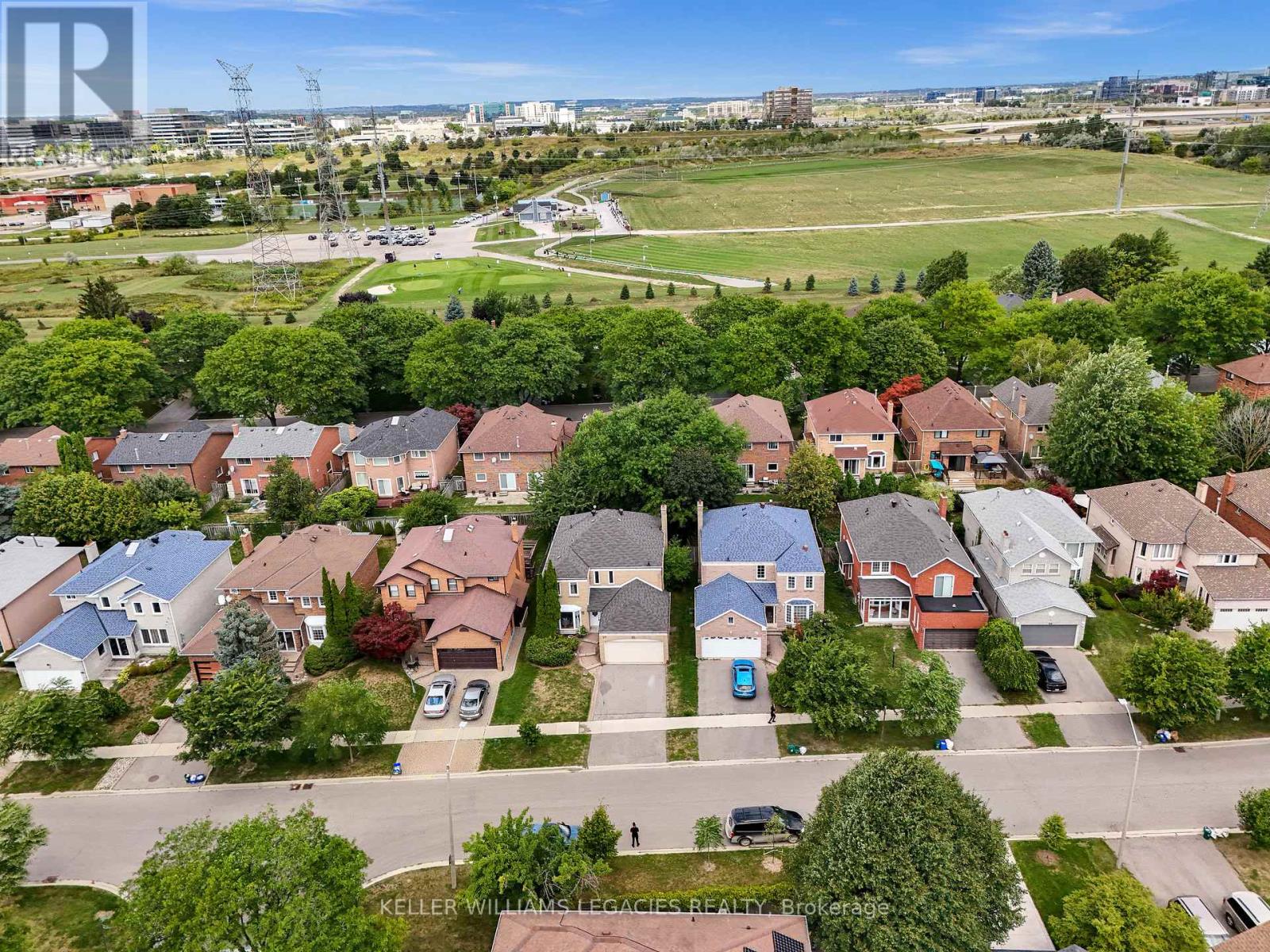 Photo 3 of 50 Summerdale Drive, Markham ON