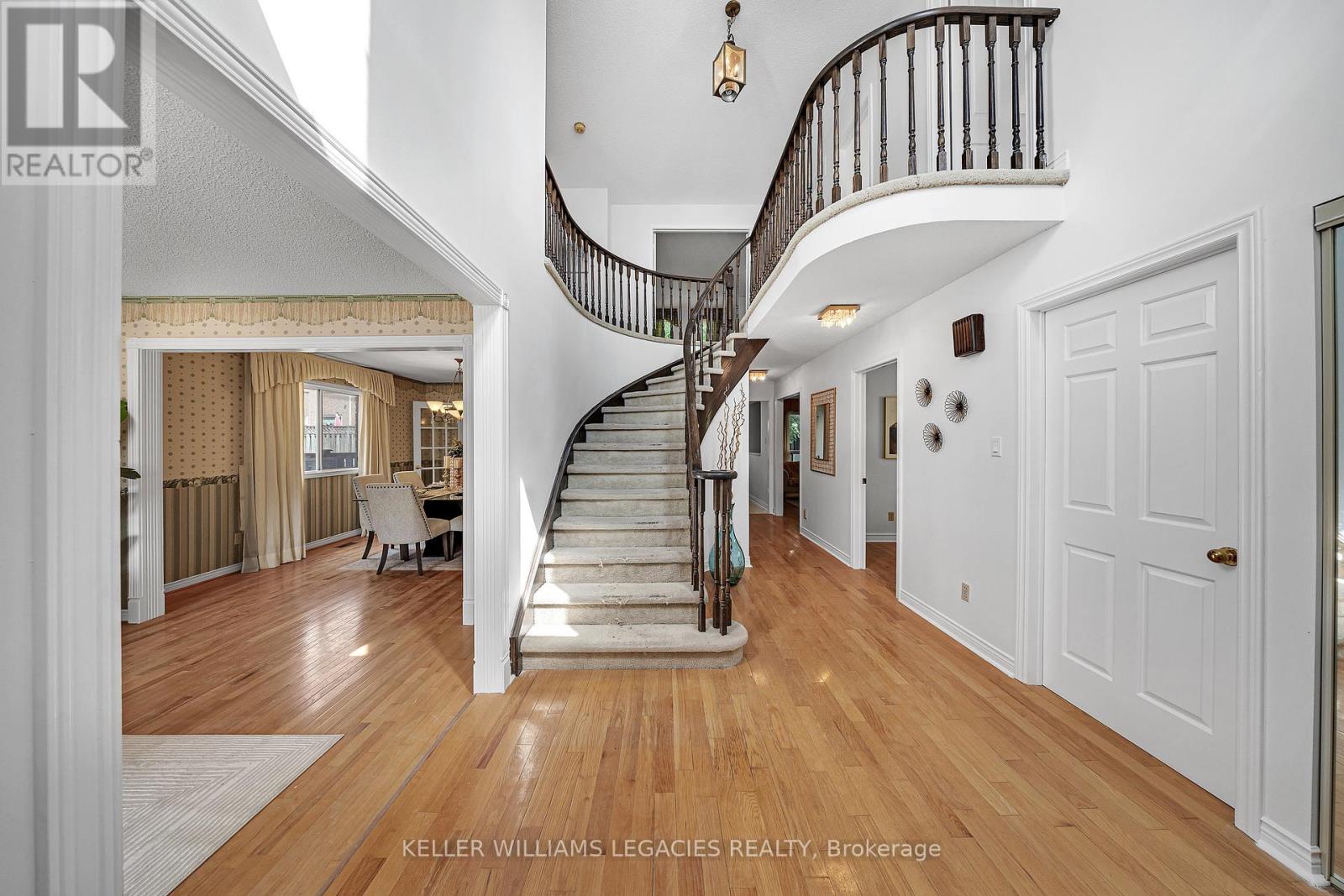 Photo 4 of 50 Summerdale Drive, Markham ON