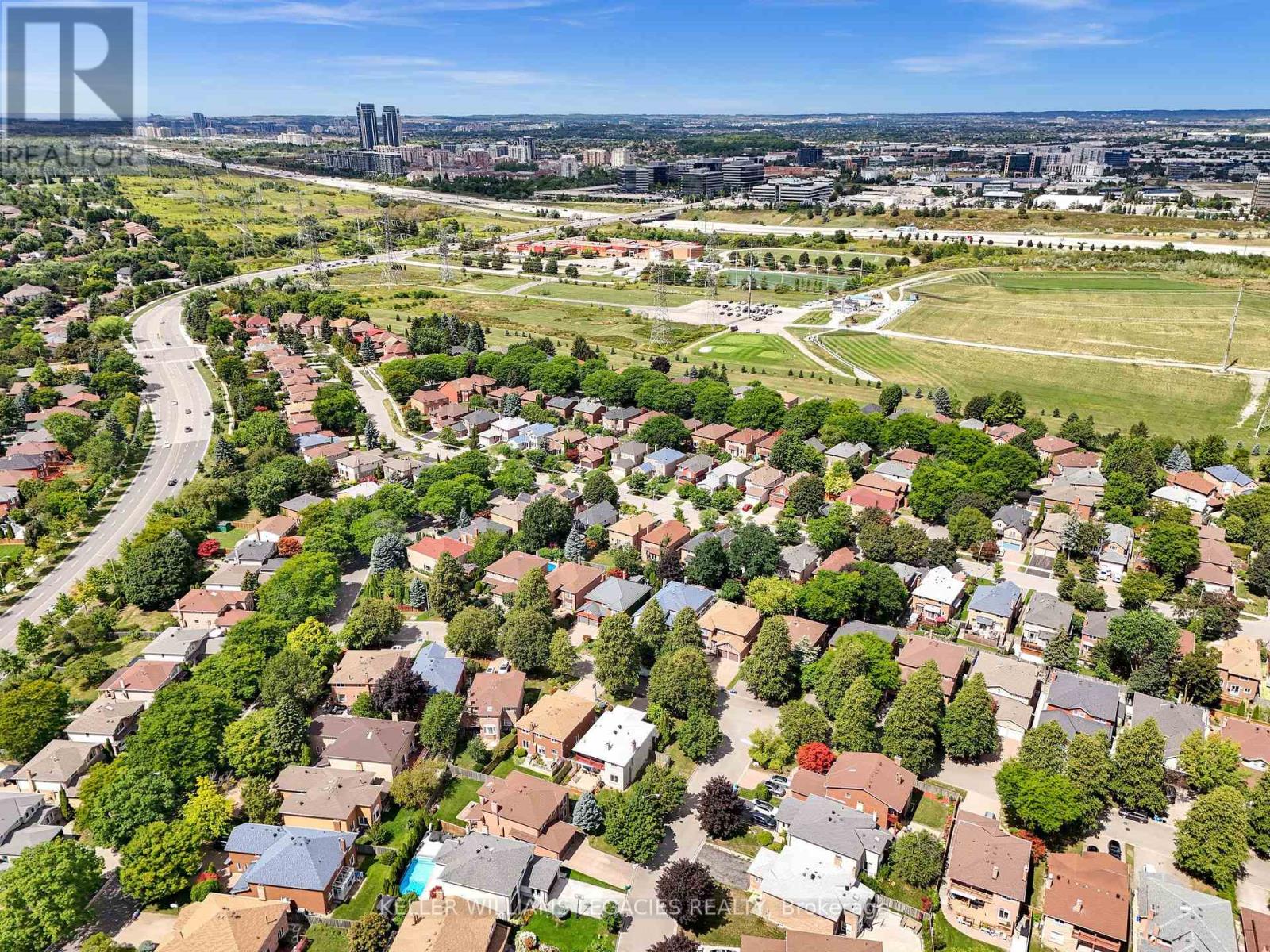 Photo 42 of 50 Summerdale Drive, Markham ON
