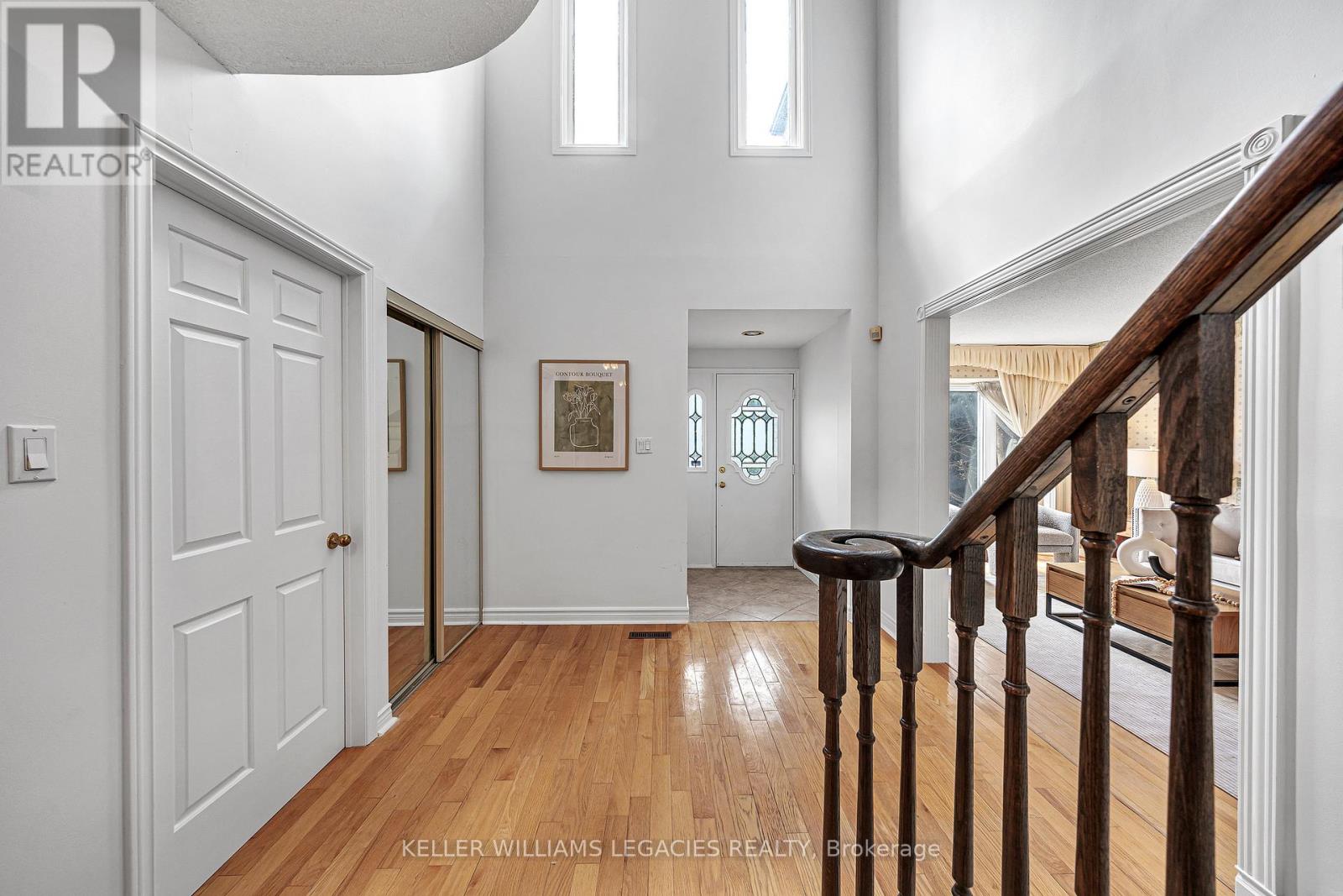 Photo 5 of 50 Summerdale Drive, Markham ON