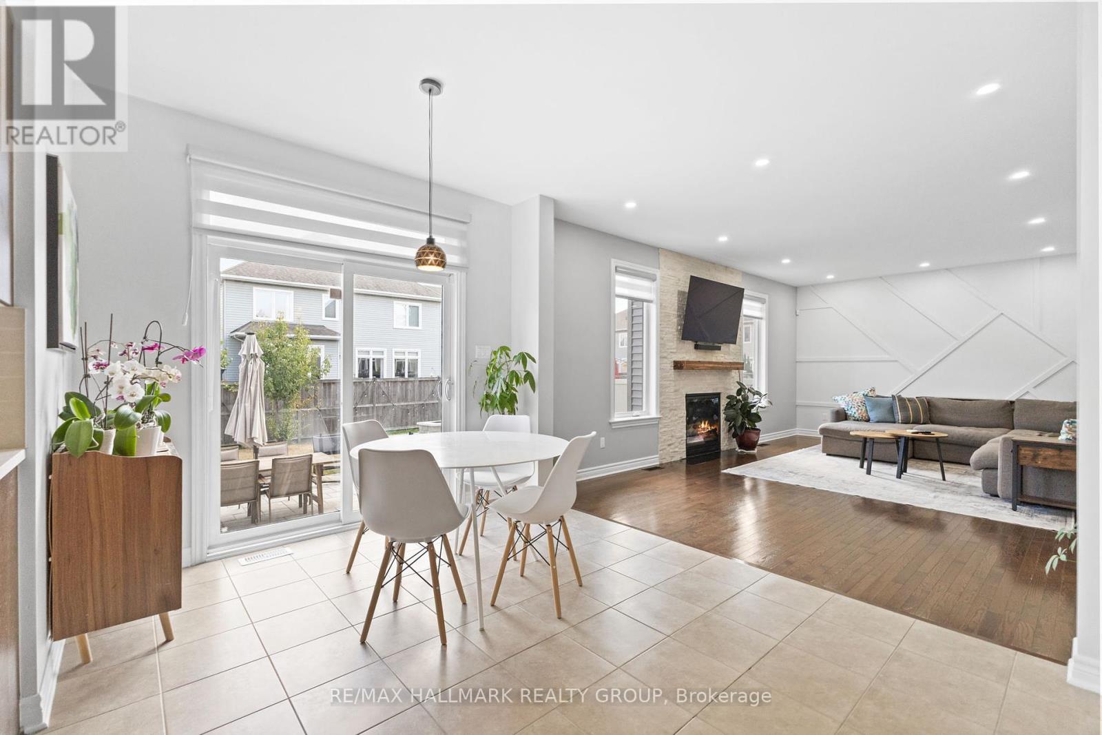 Photo 12 of 254 Gracewood Crescent, Ottawa ON