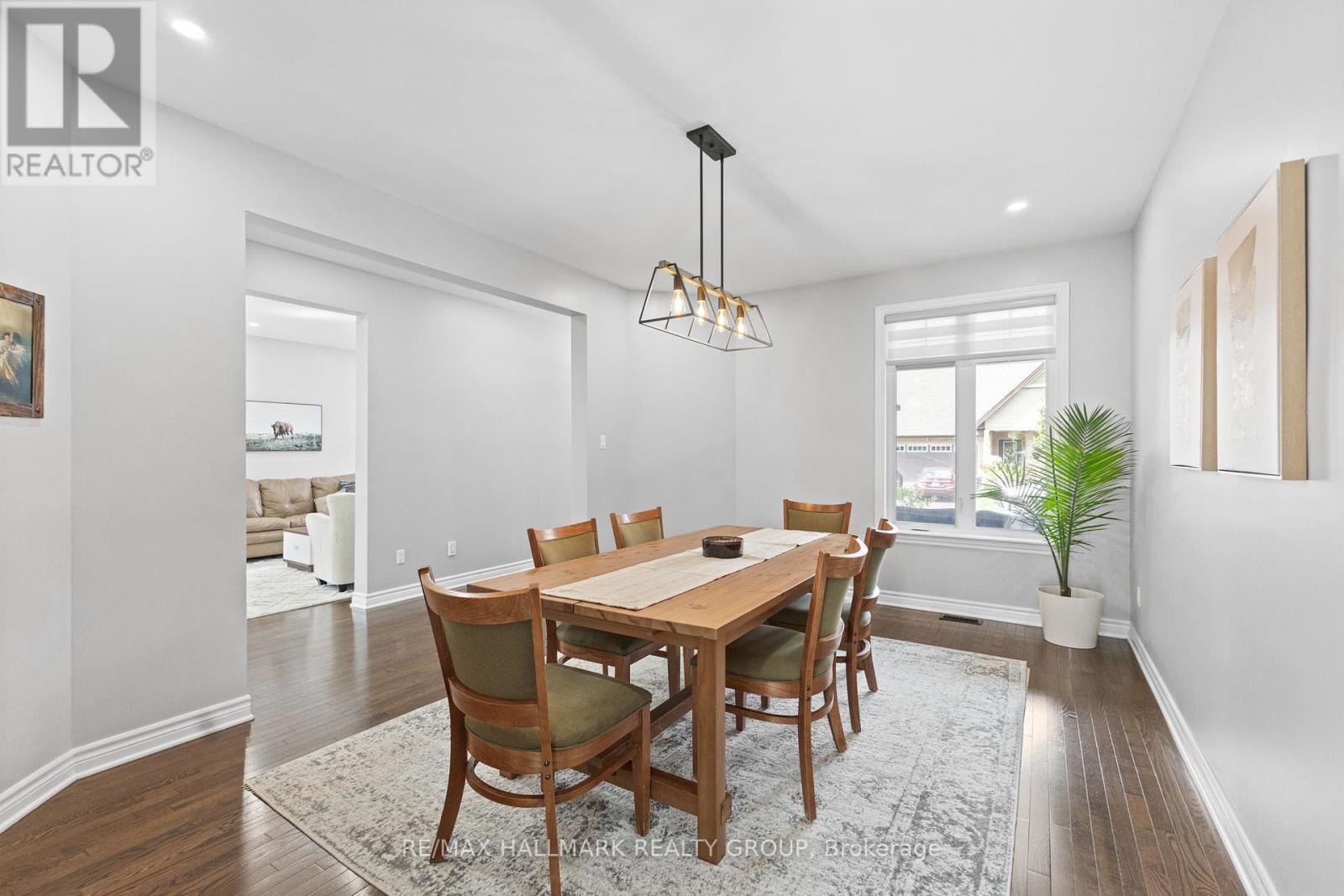 Photo 13 of 254 Gracewood Crescent, Ottawa ON