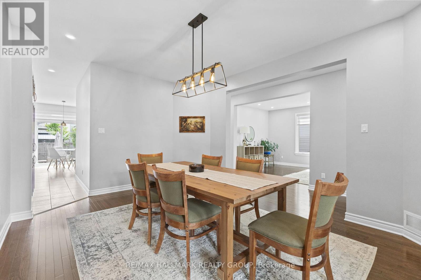 Photo 14 of 254 Gracewood Crescent, Ottawa ON