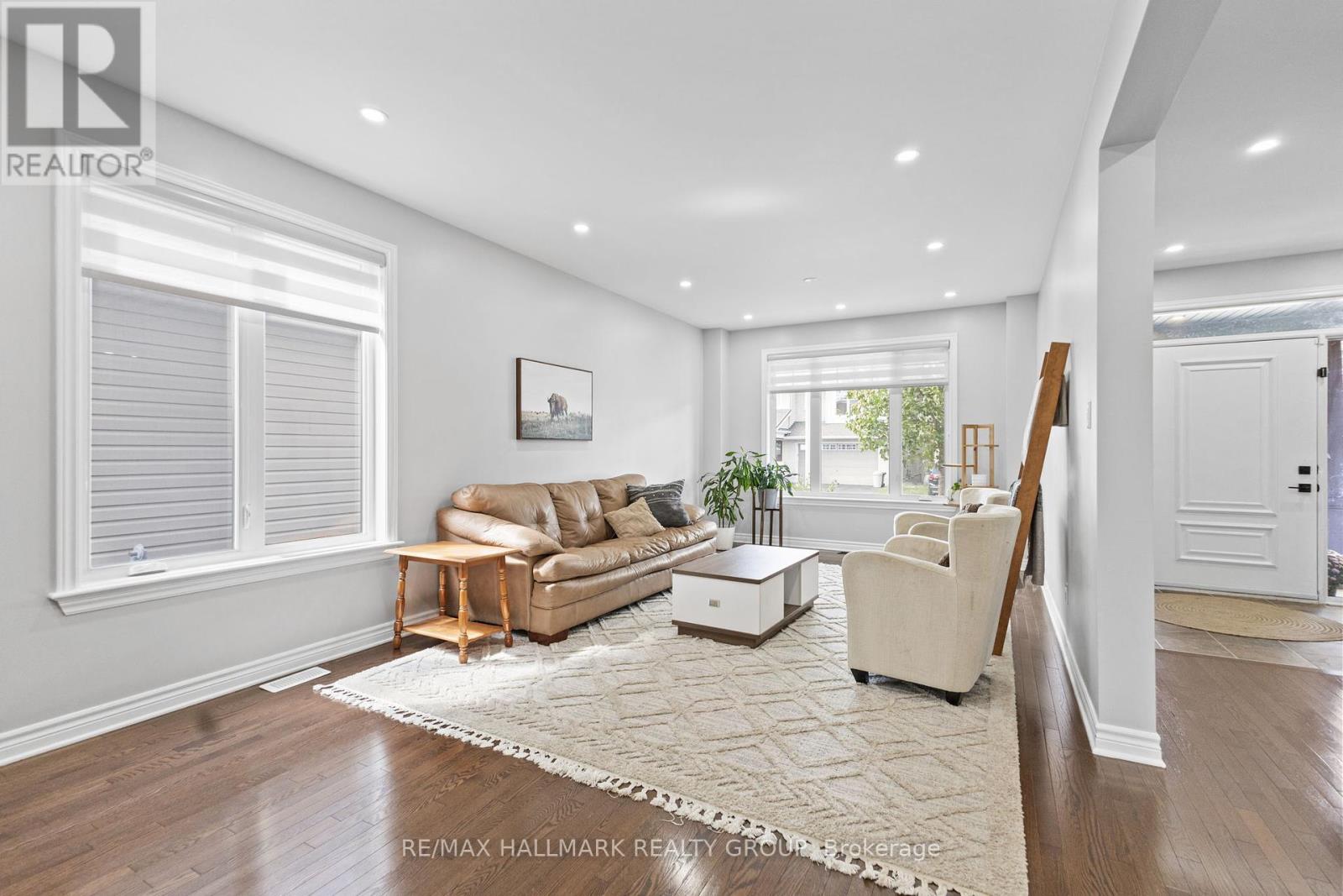 Photo 15 of 254 Gracewood Crescent, Ottawa ON