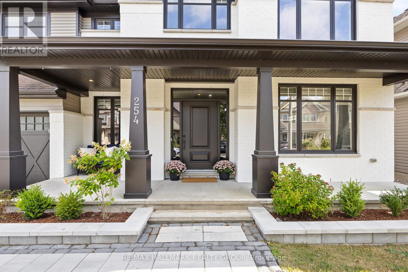 Photo 2 of 254 Gracewood Crescent, Ottawa ON