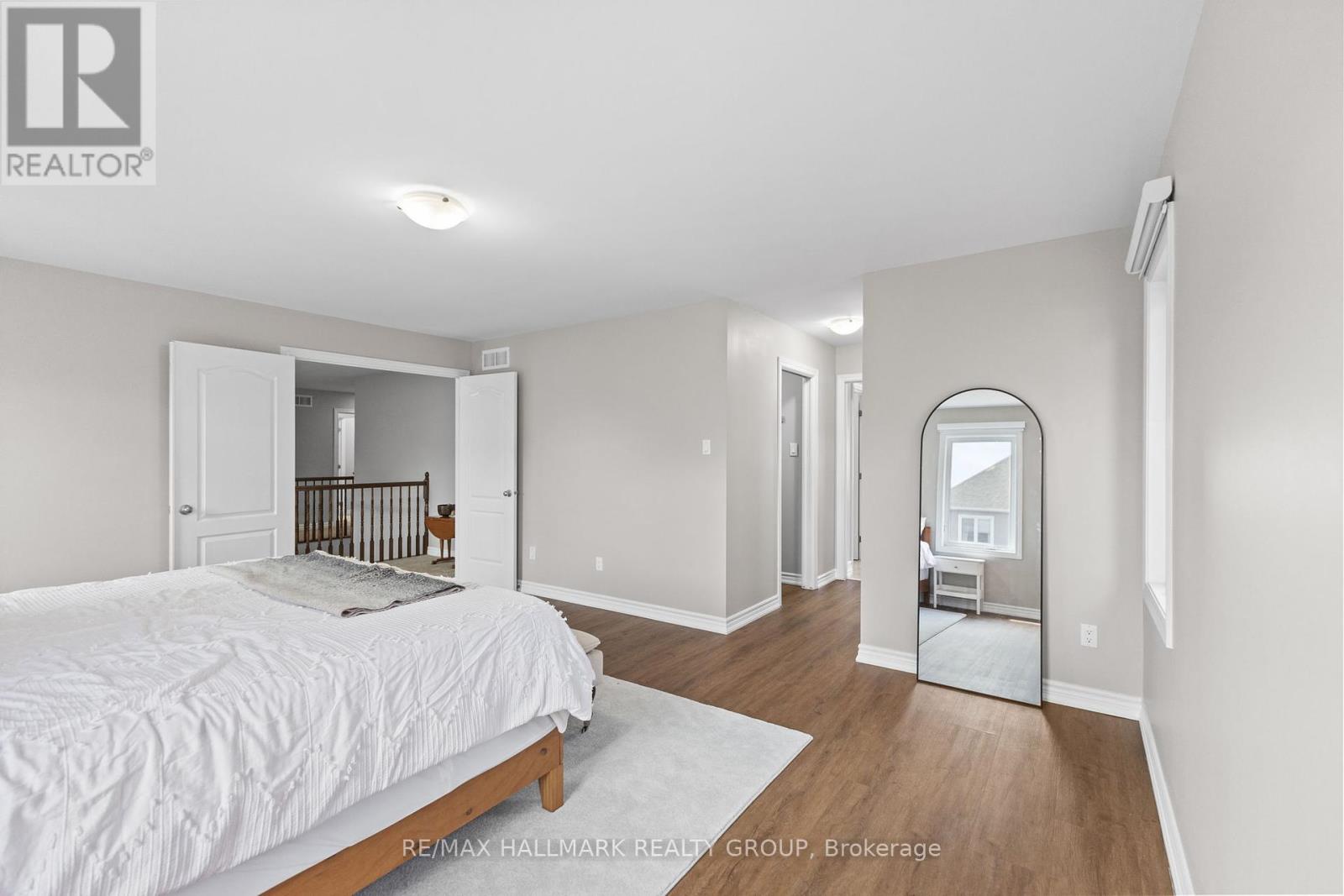 Photo 23 of 254 Gracewood Crescent, Ottawa ON