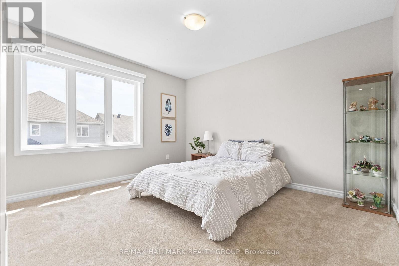 Photo 26 of 254 Gracewood Crescent, Ottawa ON