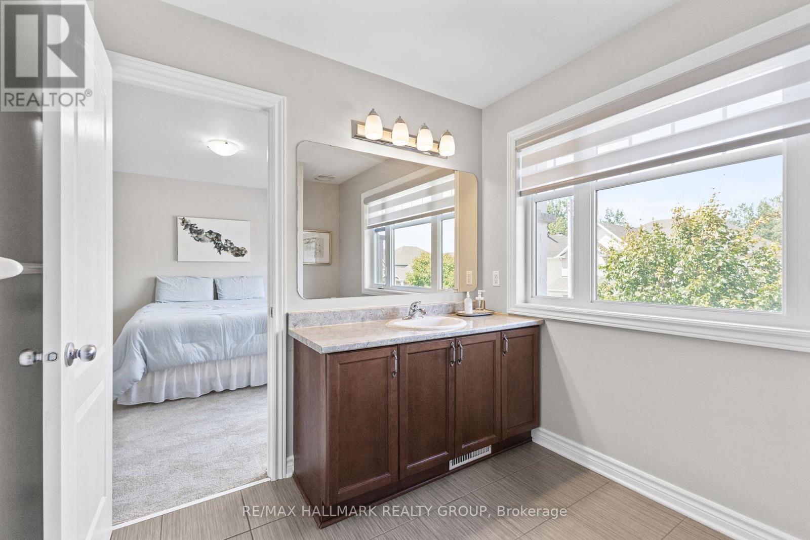Photo 33 of 254 Gracewood Crescent, Ottawa ON