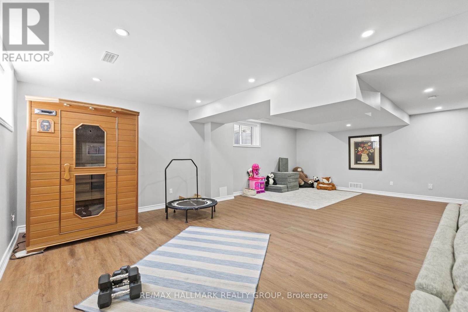 Photo 37 of 254 Gracewood Crescent, Ottawa ON