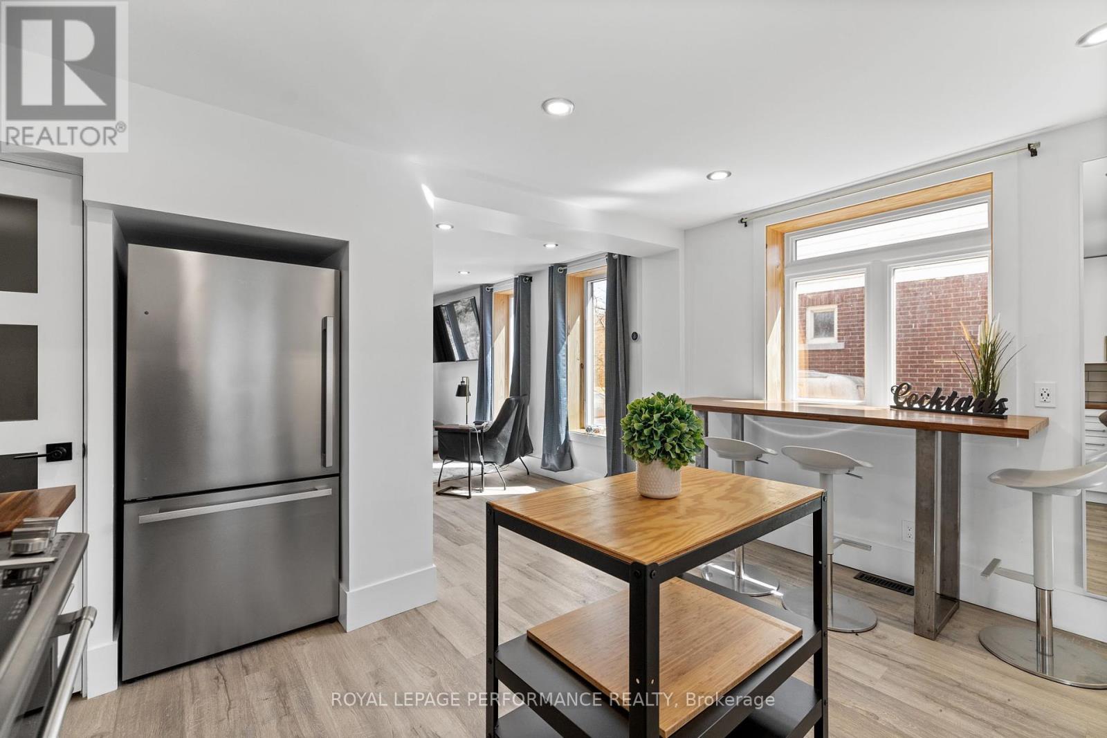Photo 11 of 12 Sherbrooke Avenue, Ottawa ON
