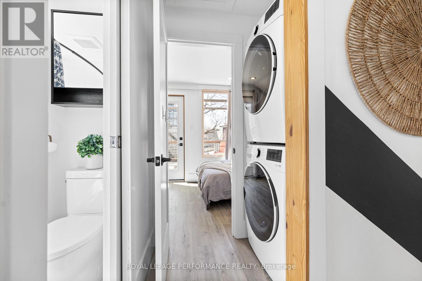 Photo 17 of 12 Sherbrooke Avenue, Ottawa ON