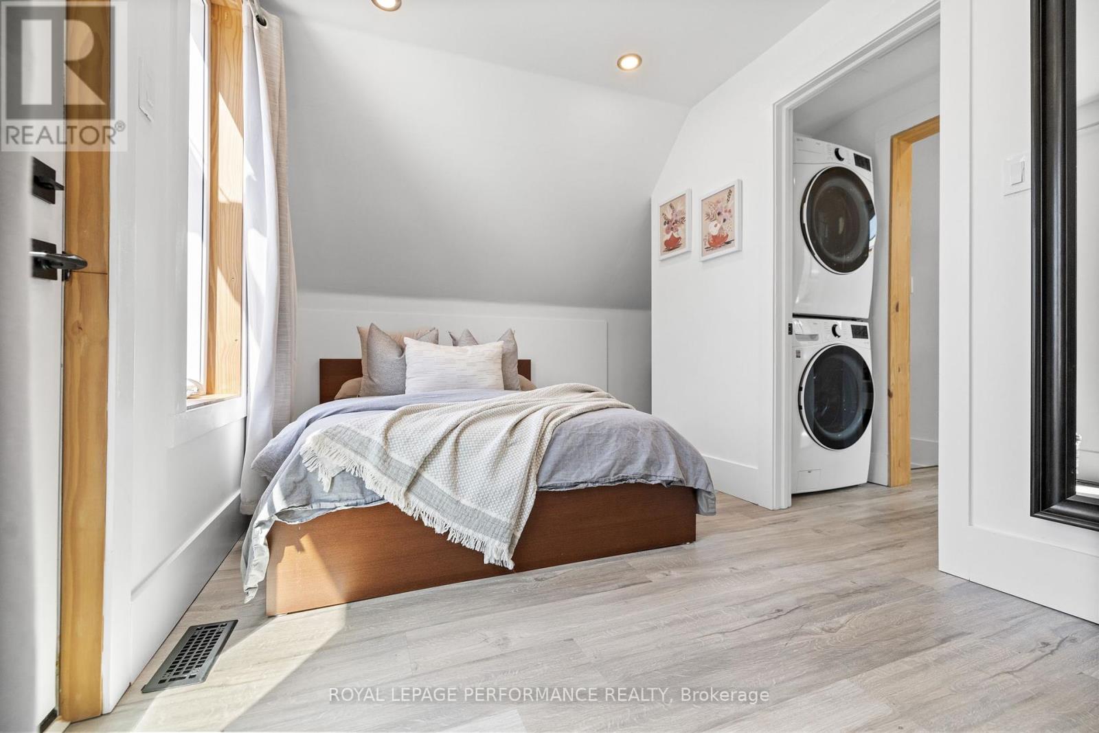 Photo 20 of 12 Sherbrooke Avenue, Ottawa ON