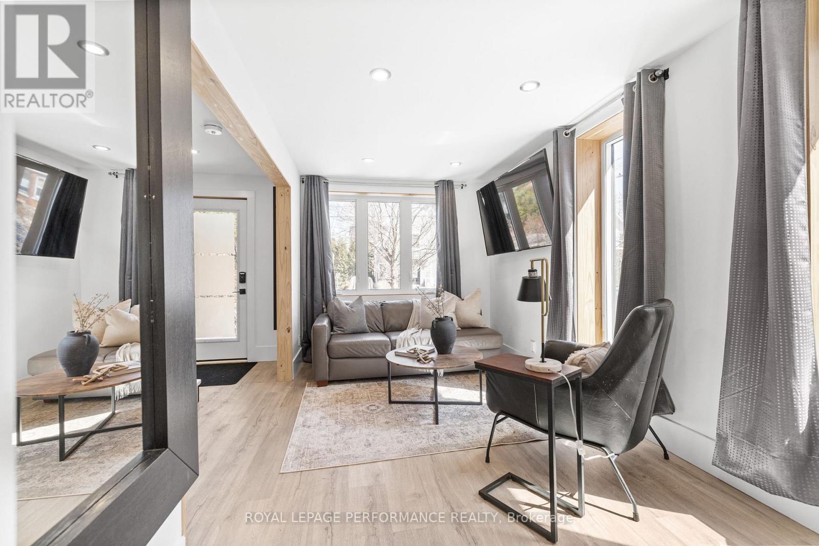Photo 5 of 12 Sherbrooke Avenue, Ottawa ON