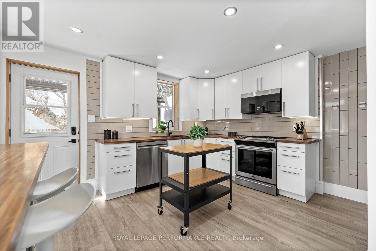 Photo 8 of 12 Sherbrooke Avenue, Ottawa ON