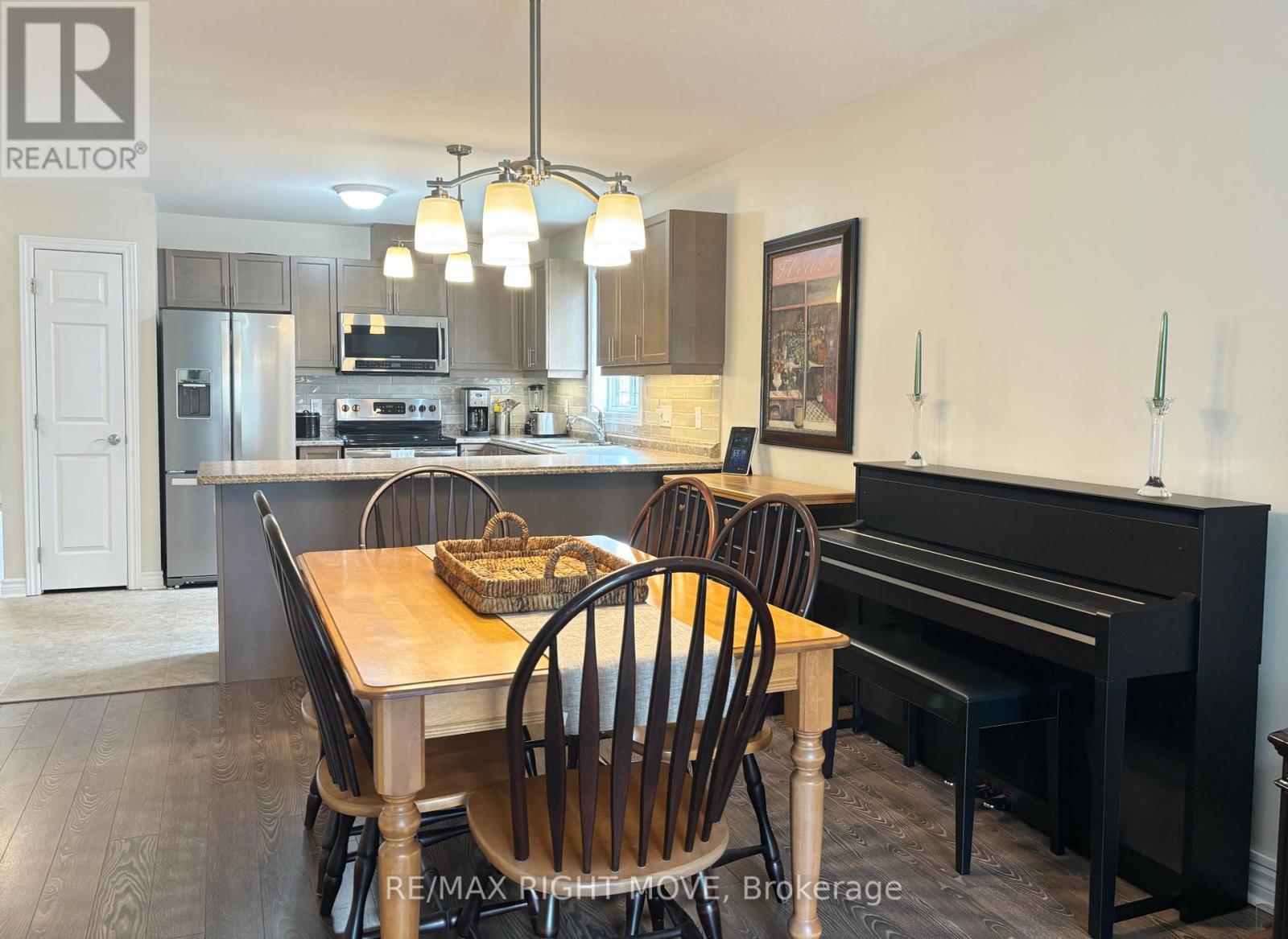 Photo 11 of 123 Lucy Lane, Orillia ON