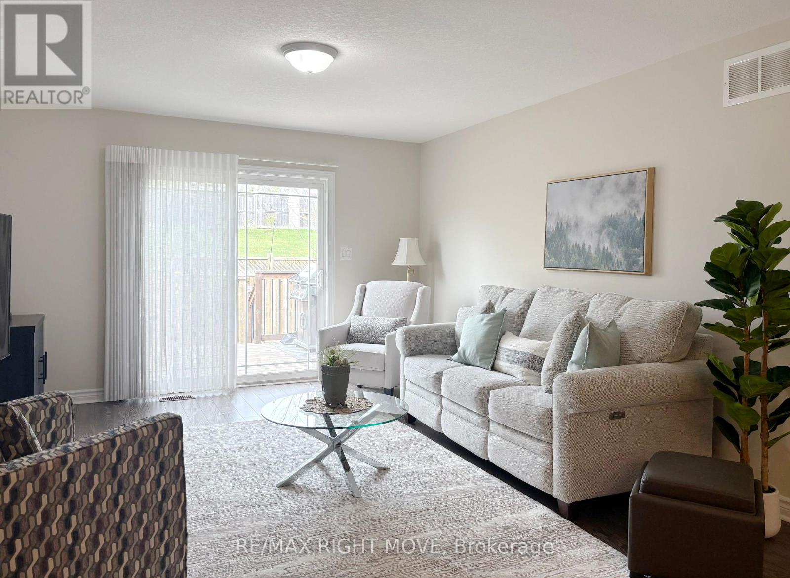 Photo 12 of 123 Lucy Lane, Orillia ON