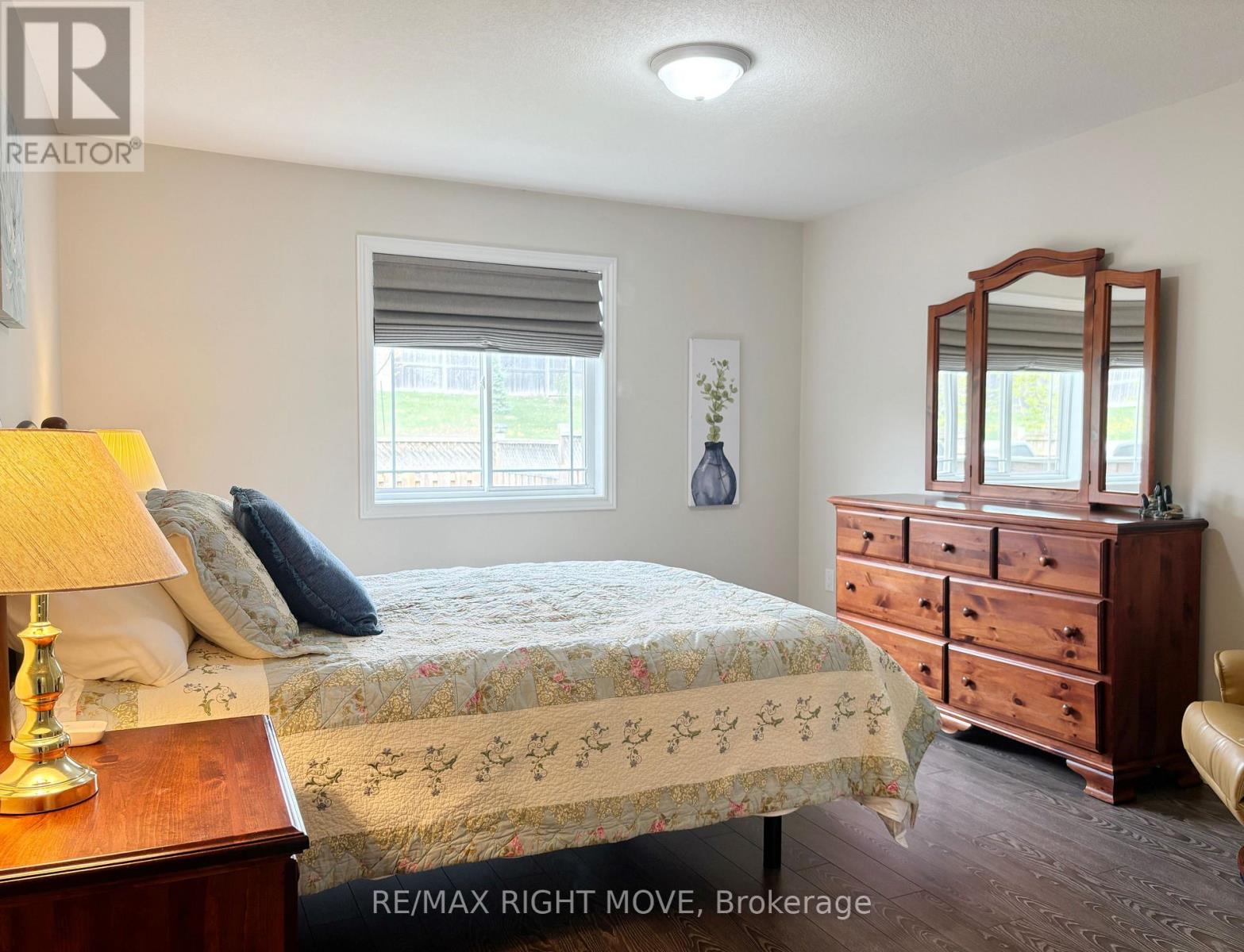 Photo 14 of 123 Lucy Lane, Orillia ON