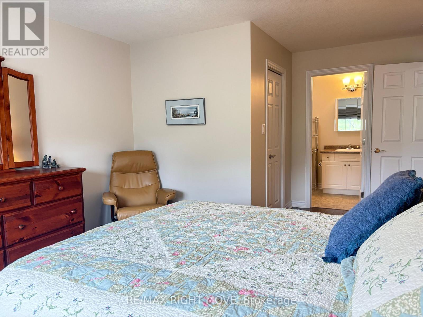 Photo 15 of 123 Lucy Lane, Orillia ON