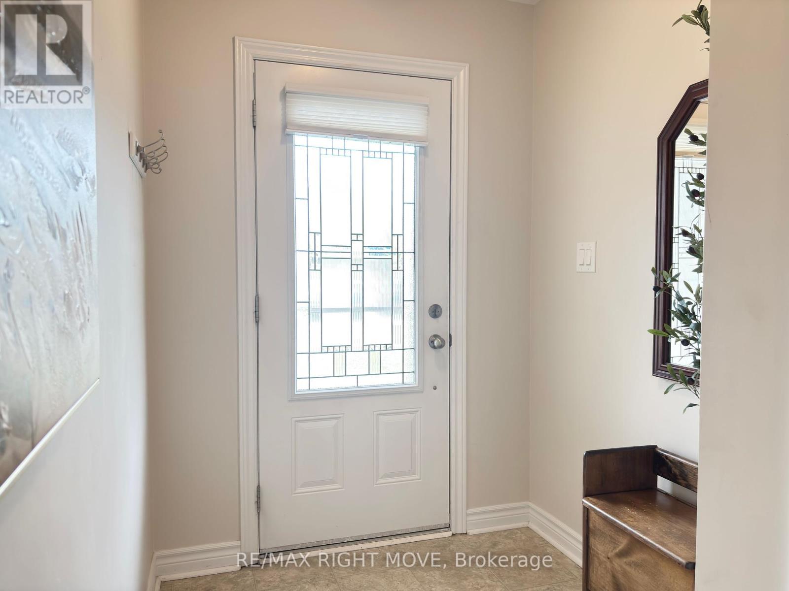 Photo 2 of 123 Lucy Lane, Orillia ON