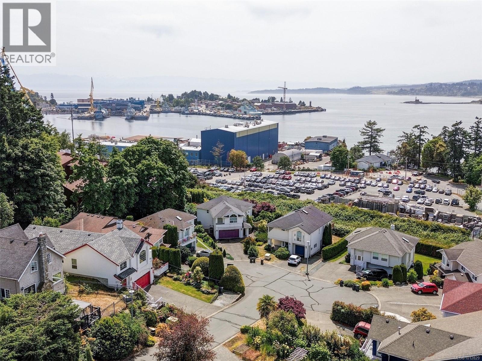 2 709 Luscombe Pl, Esquimalt