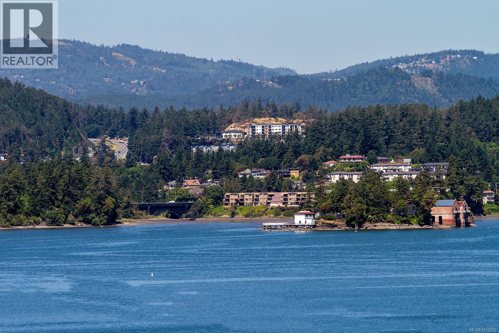 2 709 Luscombe Pl, Esquimalt