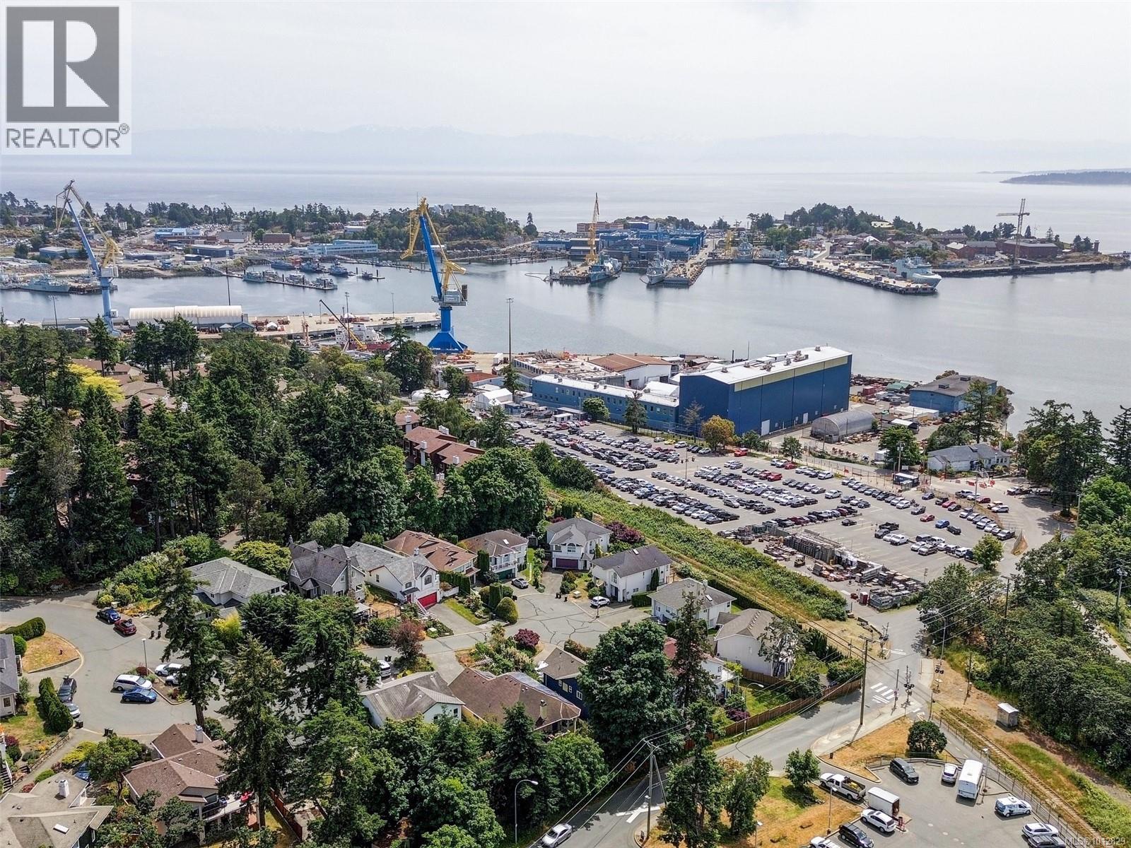 2 709 Luscombe Pl, Esquimalt