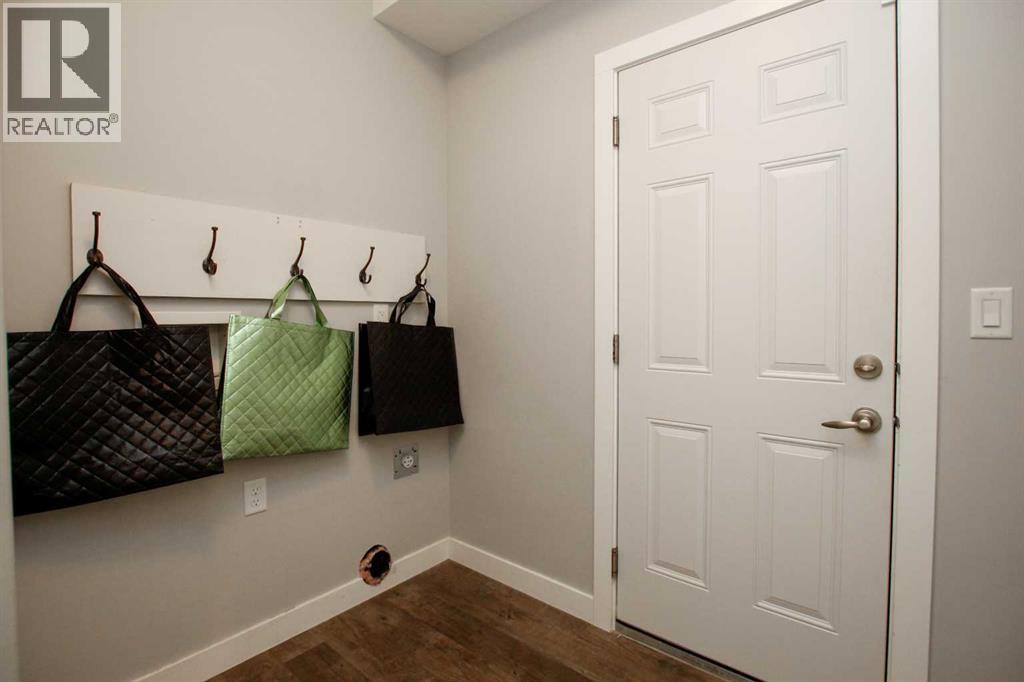 Photo 15 of 208 Van Slyke Way, Red Deer AB