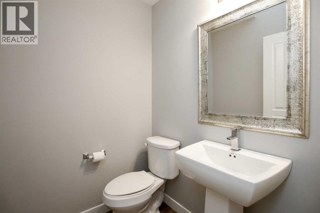 Photo 17 of 208 Van Slyke Way, Red Deer AB