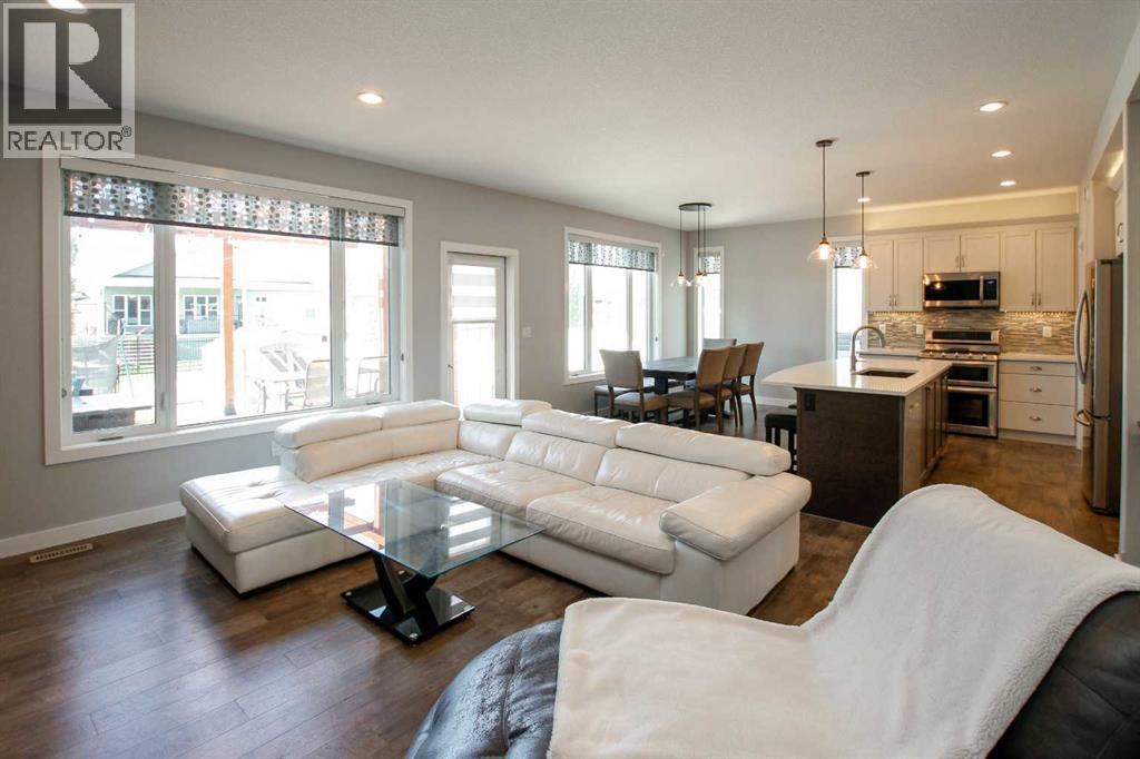Photo 2 of 208 Van Slyke Way, Red Deer AB