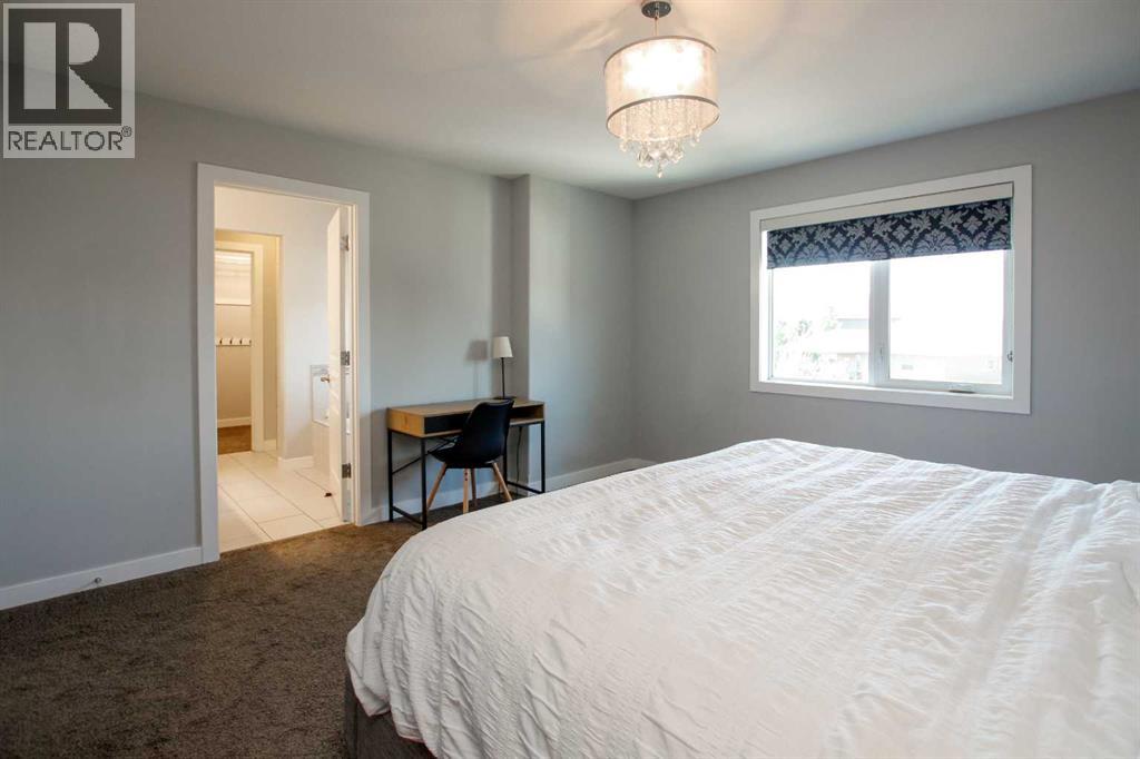 Photo 22 of 208 Van Slyke Way, Red Deer AB