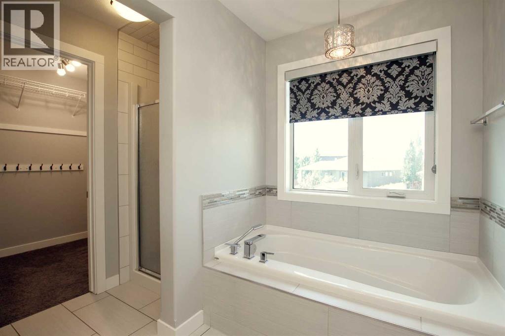 Photo 25 of 208 Van Slyke Way, Red Deer AB
