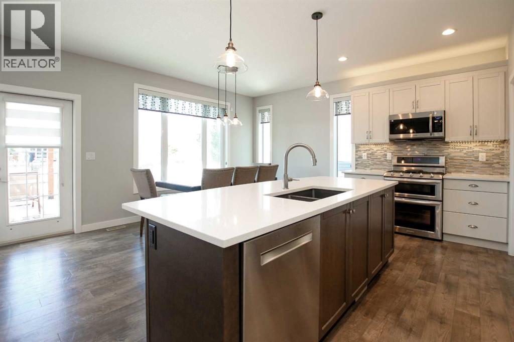 Photo 7 of 208 Van Slyke Way, Red Deer AB