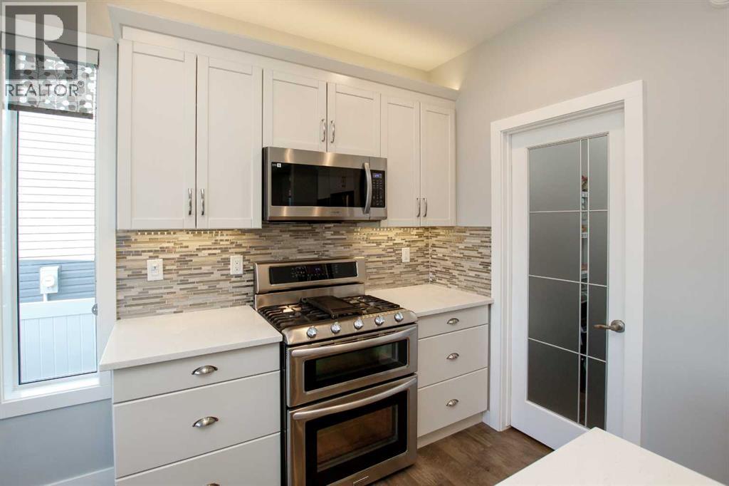 Photo 8 of 208 Van Slyke Way, Red Deer AB