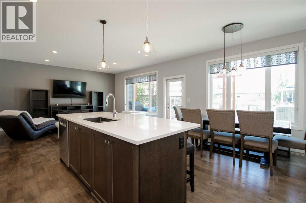 Photo 9 of 208 Van Slyke Way, Red Deer AB